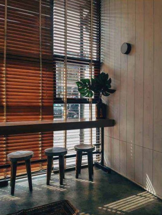 Compact apartment workspace — South Yarra