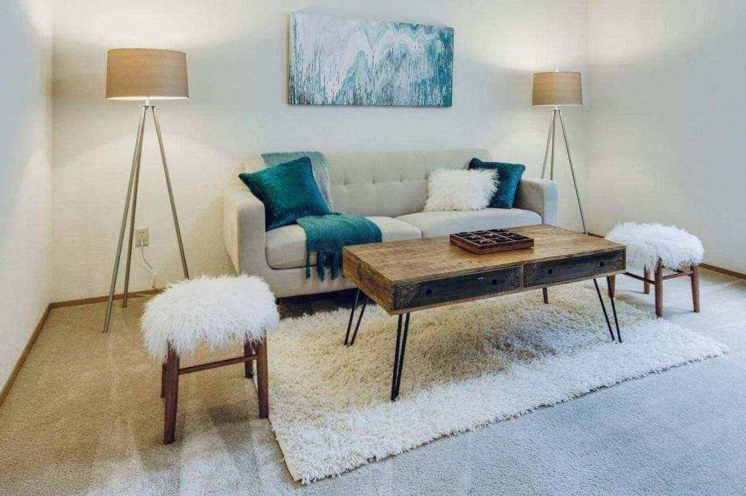 Floating shelves detail